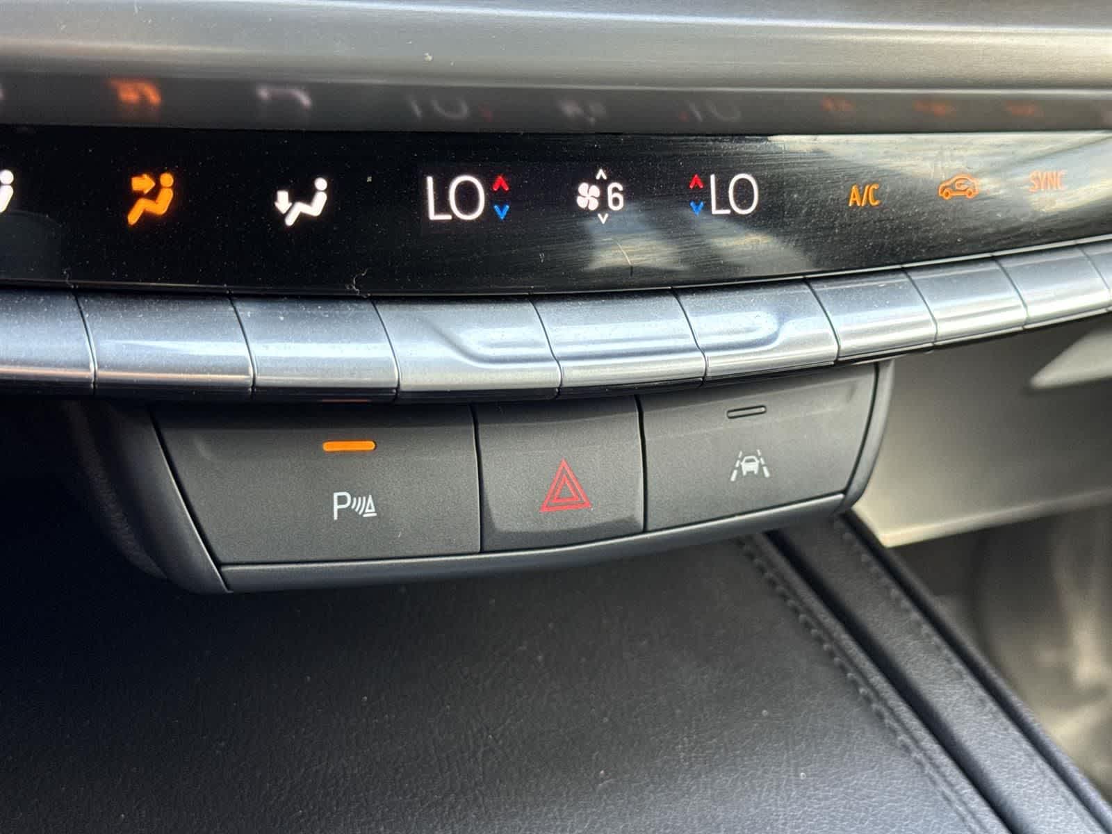 Thumbnail: 2024 Cadillac XT4 - 18