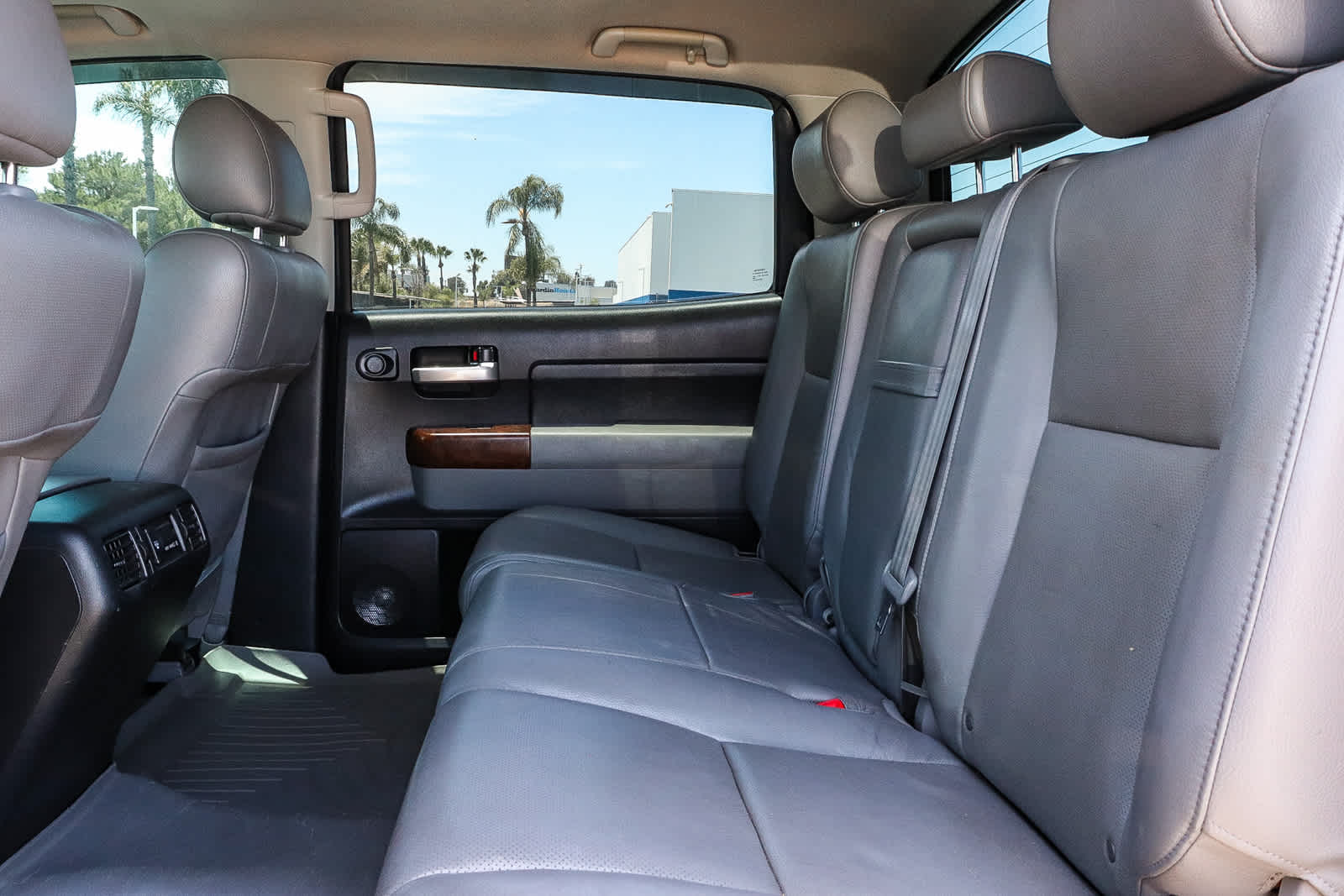 Thumbnail: 2010 Toyota Tundra - 21