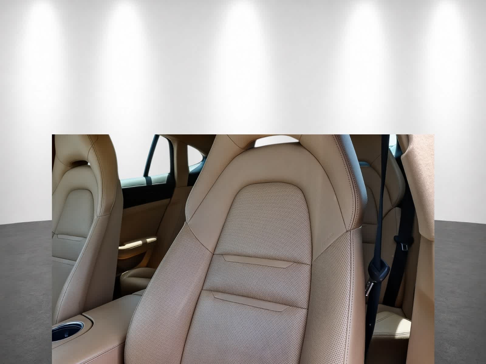 Thumbnail: 2017 Porsche Panamera - 32