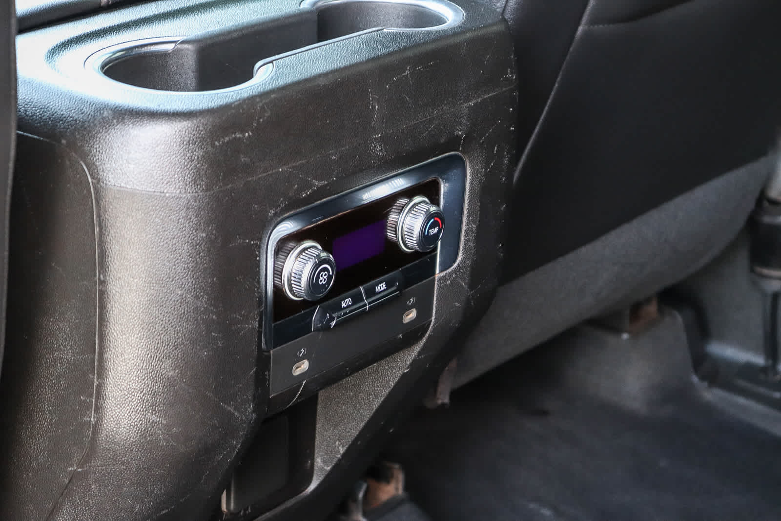 Thumbnail: 2021 GMC Yukon - 25