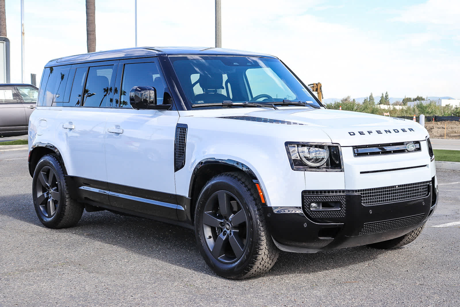 Thumbnail: 2023 Land Rover Defender - 3