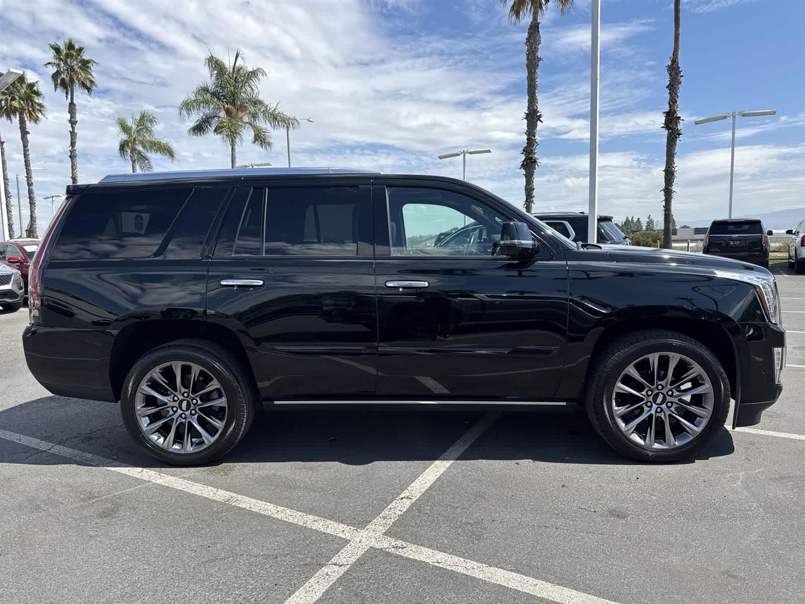 Thumbnail: 2020 Cadillac Escalade - 3