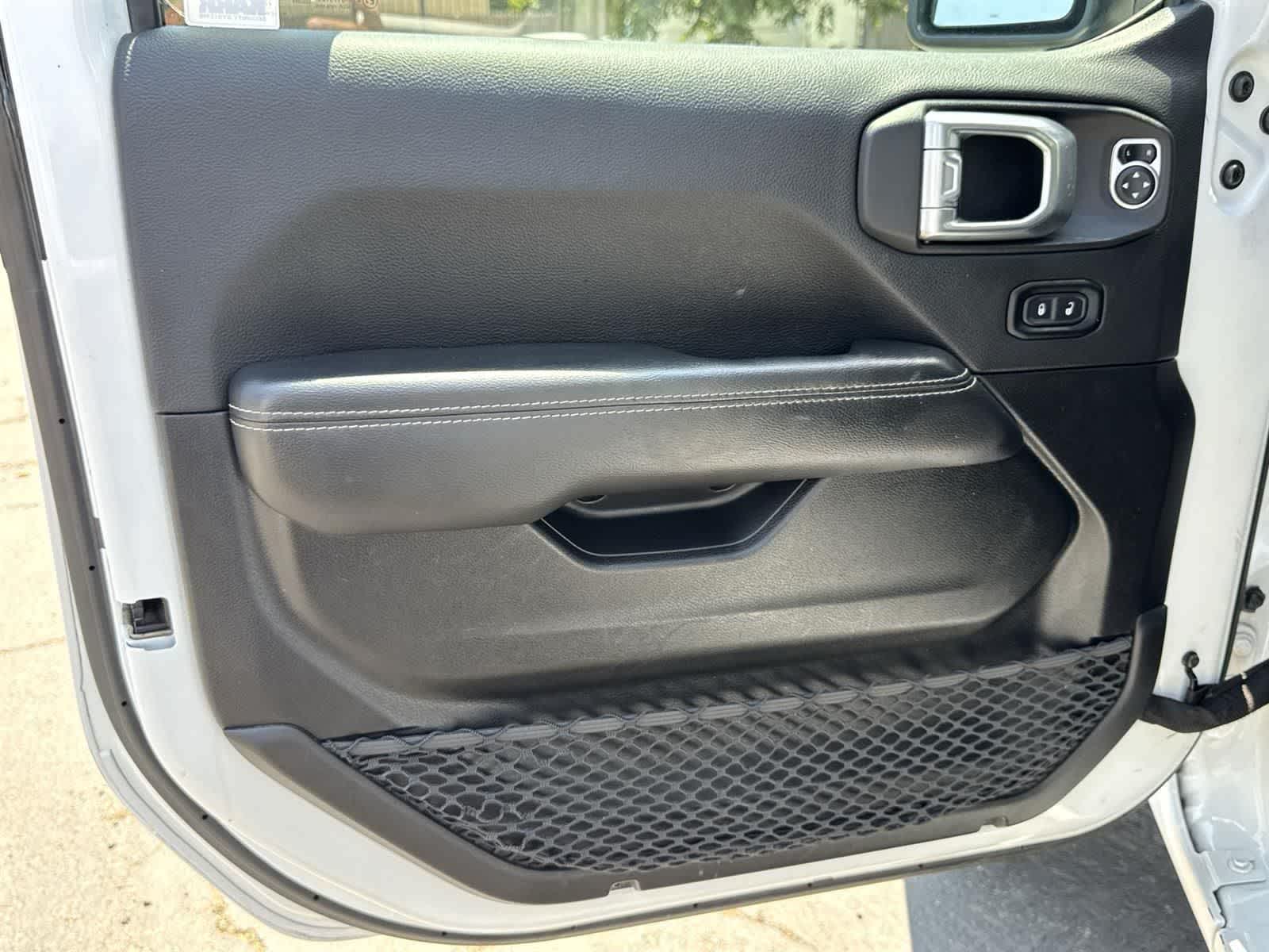 Thumbnail: 2023 Jeep Gladiator - 19