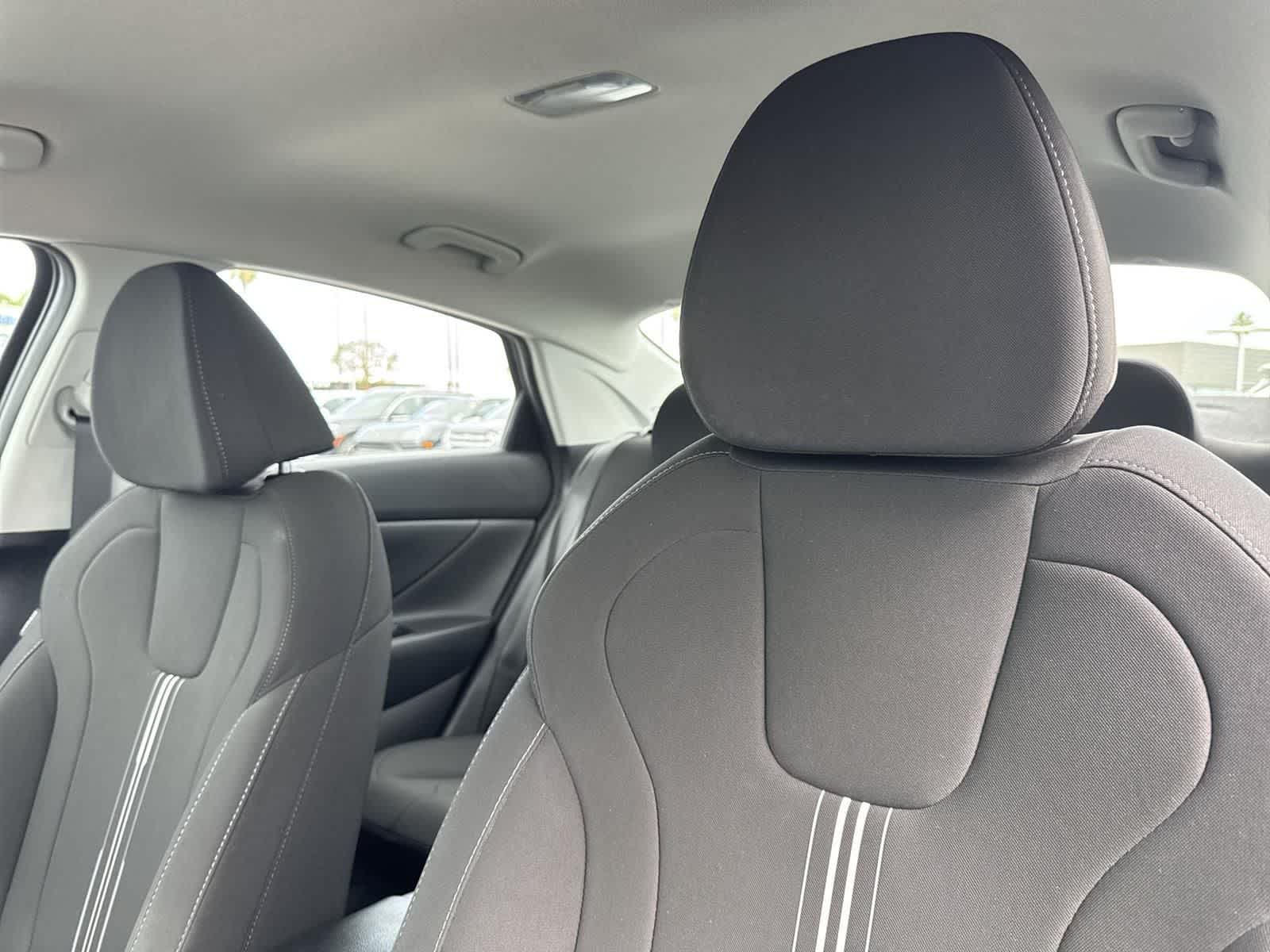 Thumbnail: 2022 Hyundai Elantra - 23