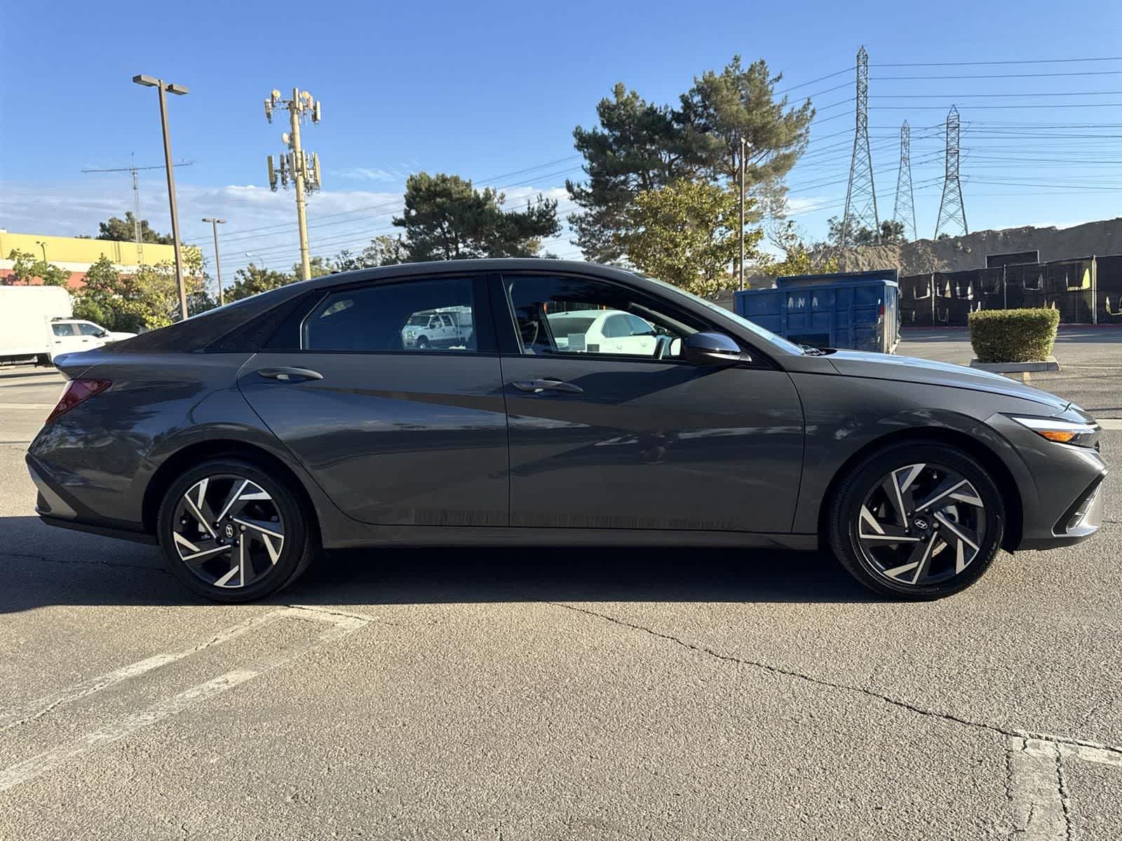 Thumbnail: 2025 Hyundai Elantra - 3