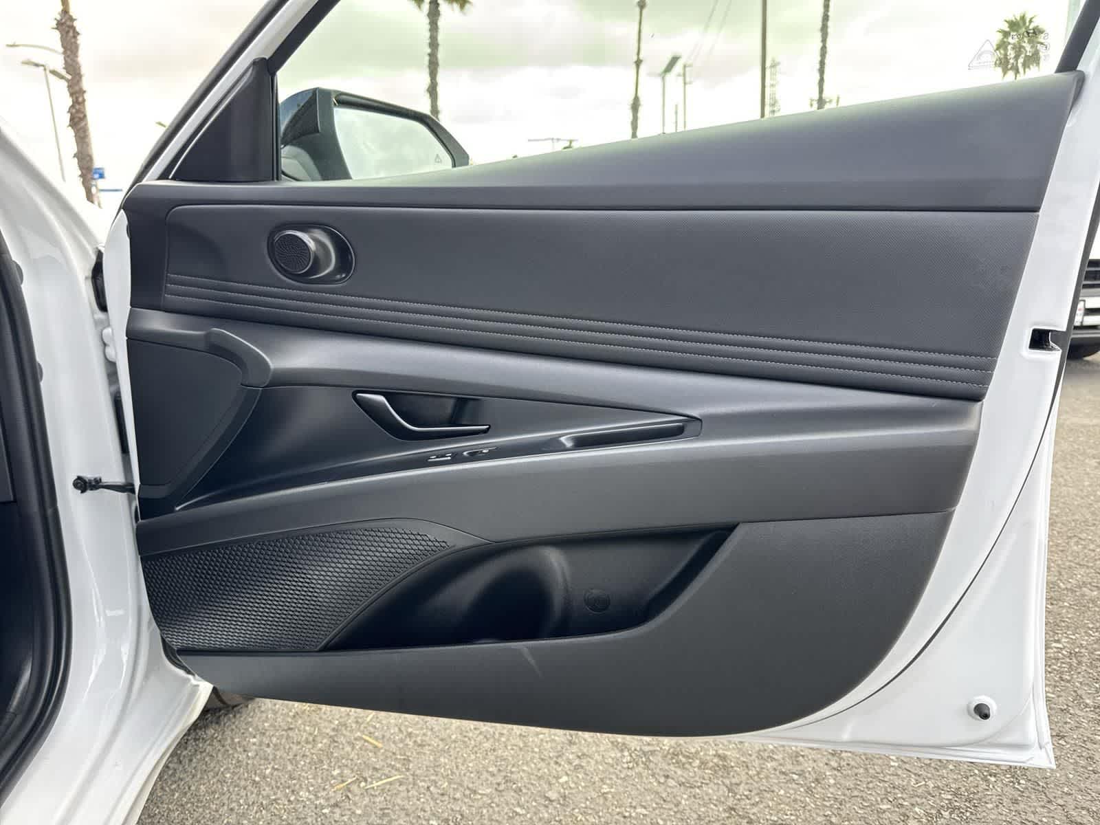 Thumbnail: 2025 Hyundai Elantra - 36