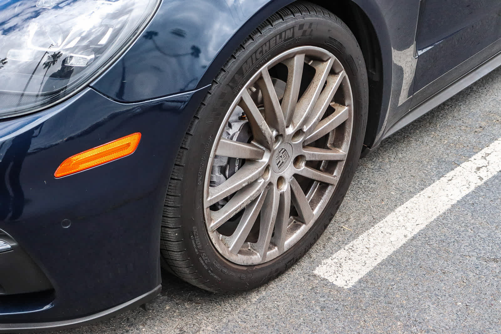 2017 Porsche Panamera 4 photo 4