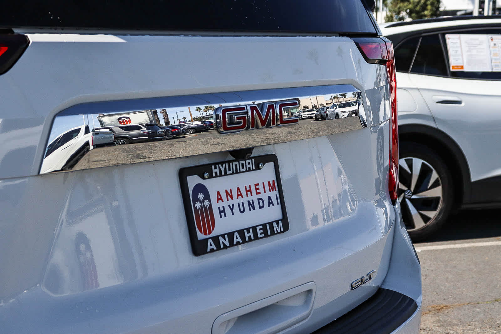 2024 GMC Yukon XL SLT photo 3