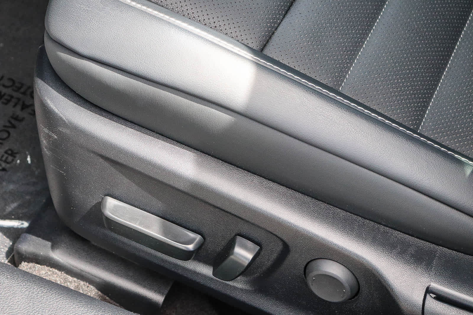 Thumbnail: 2024 Lexus IS - 35