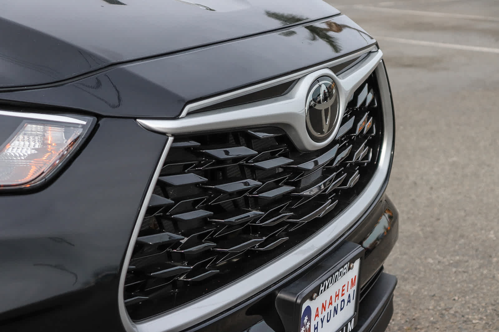 Thumbnail: 2023 Toyota Highlander - 4