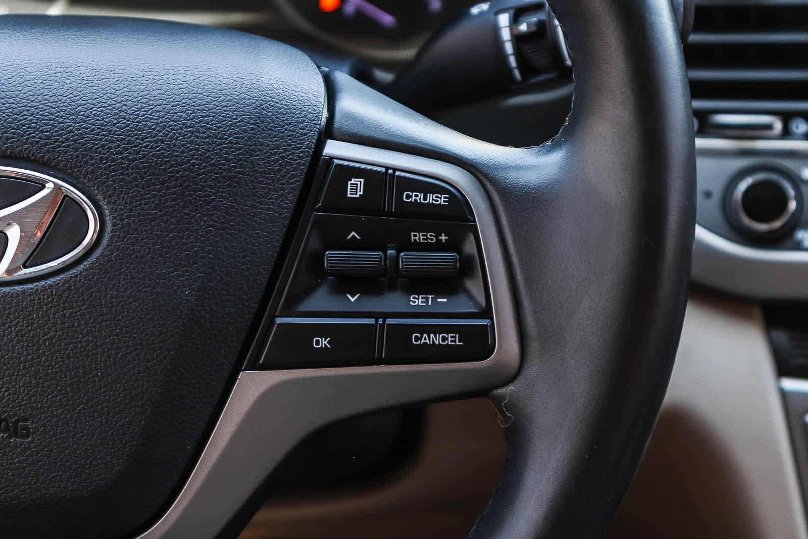 Thumbnail: 2017 Hyundai Elantra - 18