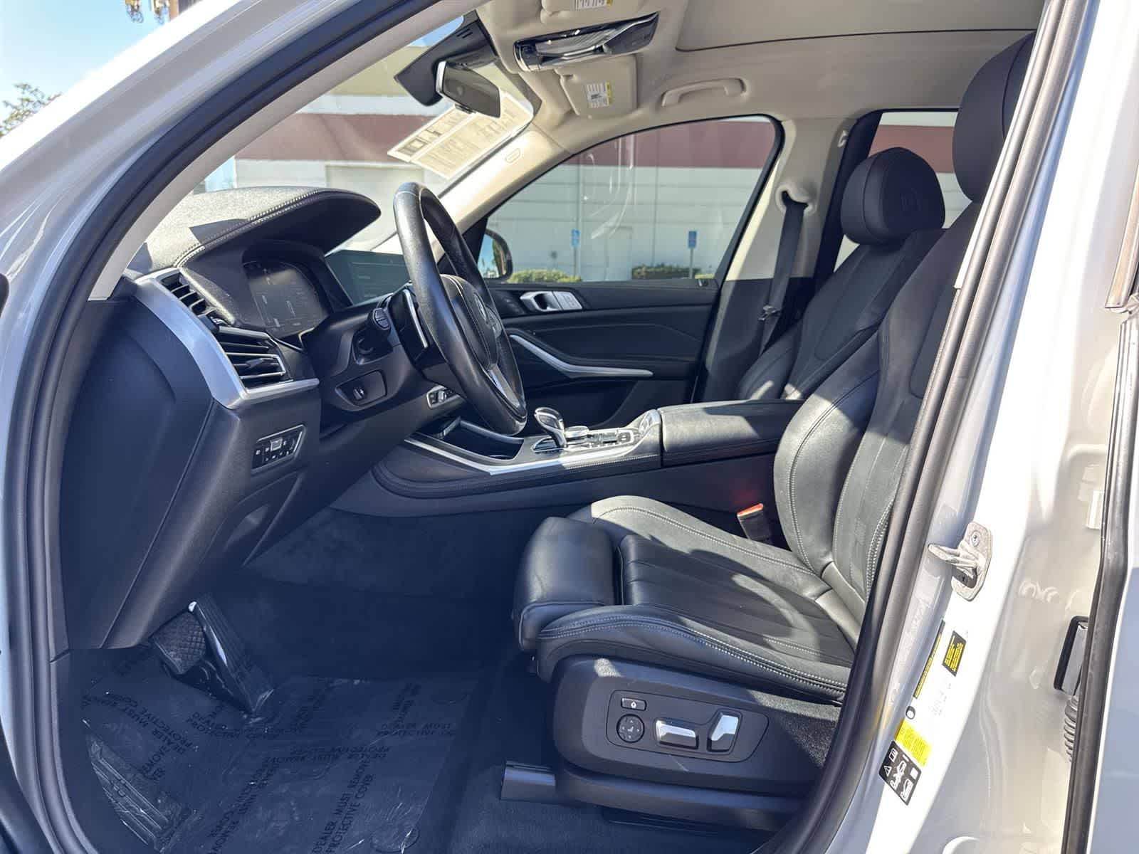 Thumbnail: 2022 BMW X7 - 24