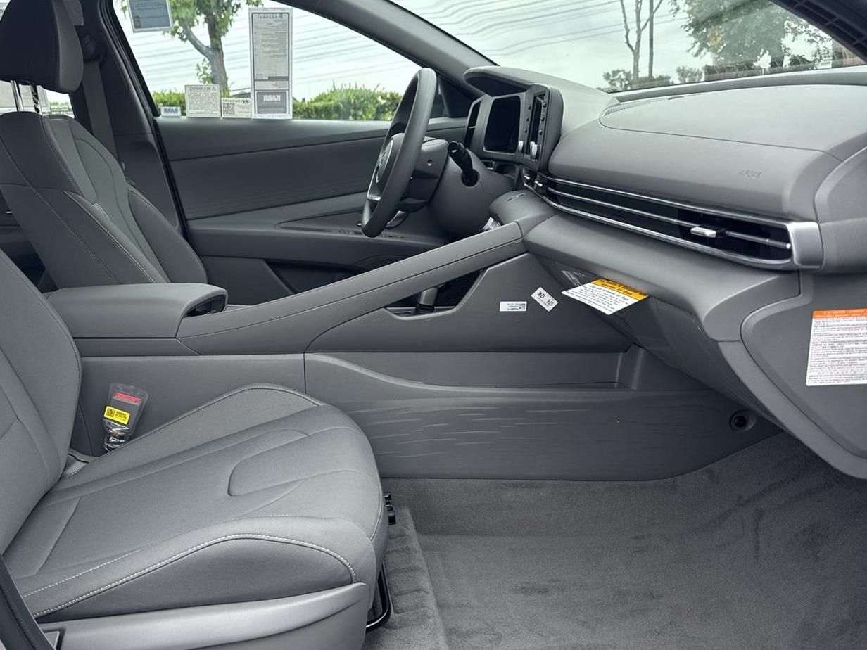 Thumbnail: 2025 Hyundai Elantra - 35
