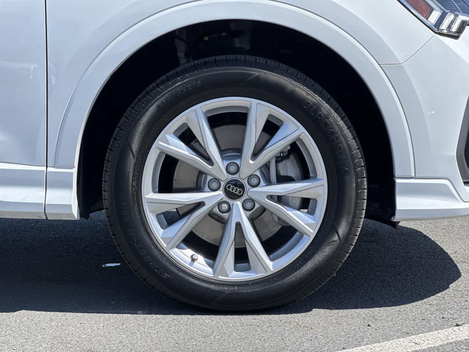 Thumbnail: 2024 Audi Q3 - 41