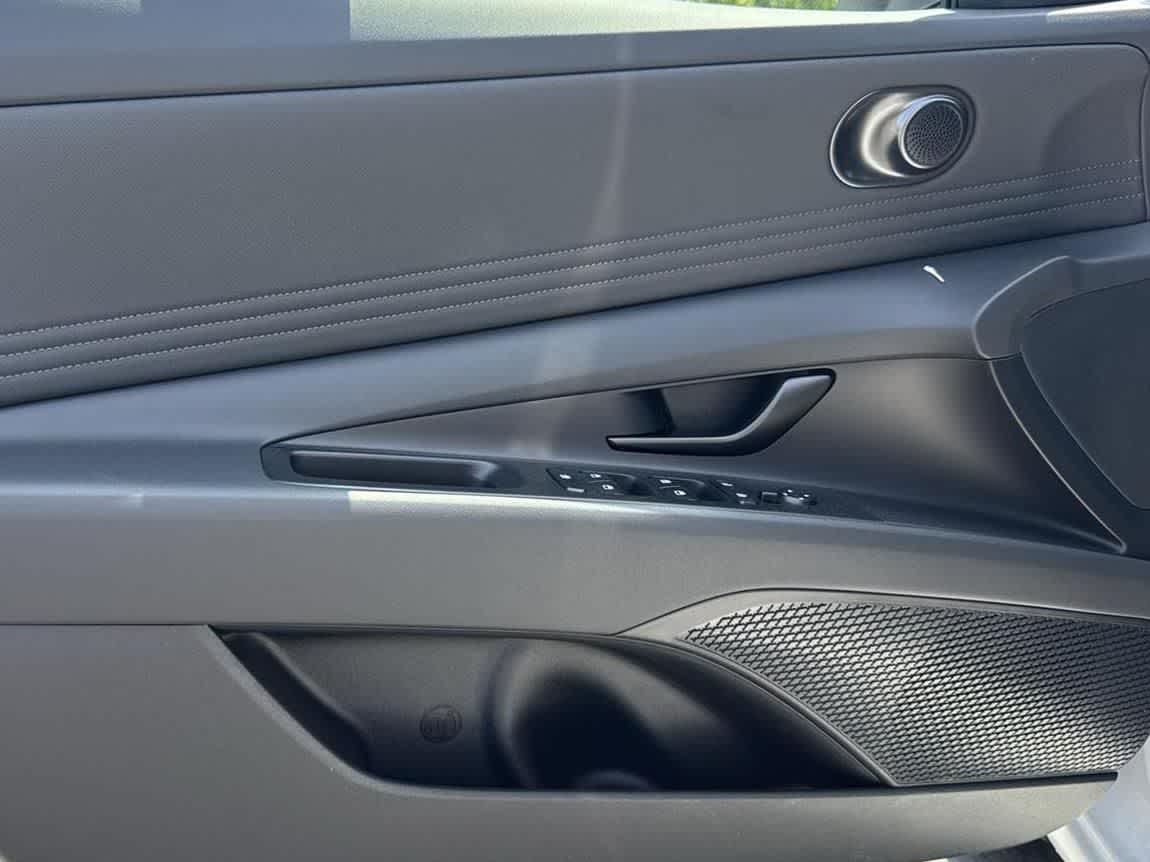 Thumbnail: 2025 Hyundai Elantra - 28