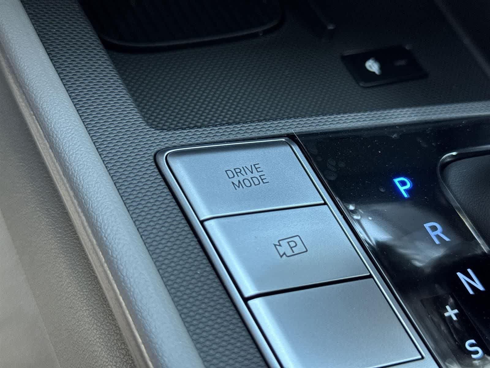 Thumbnail: 2025 Hyundai Elantra - 25