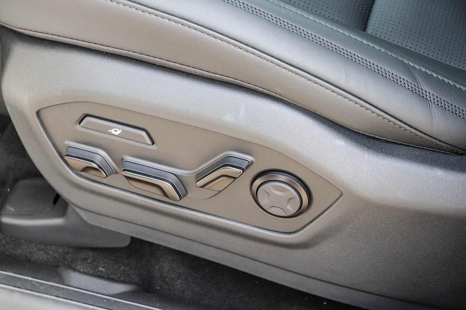 Thumbnail: 2025 Hyundai Santa Fe - 22