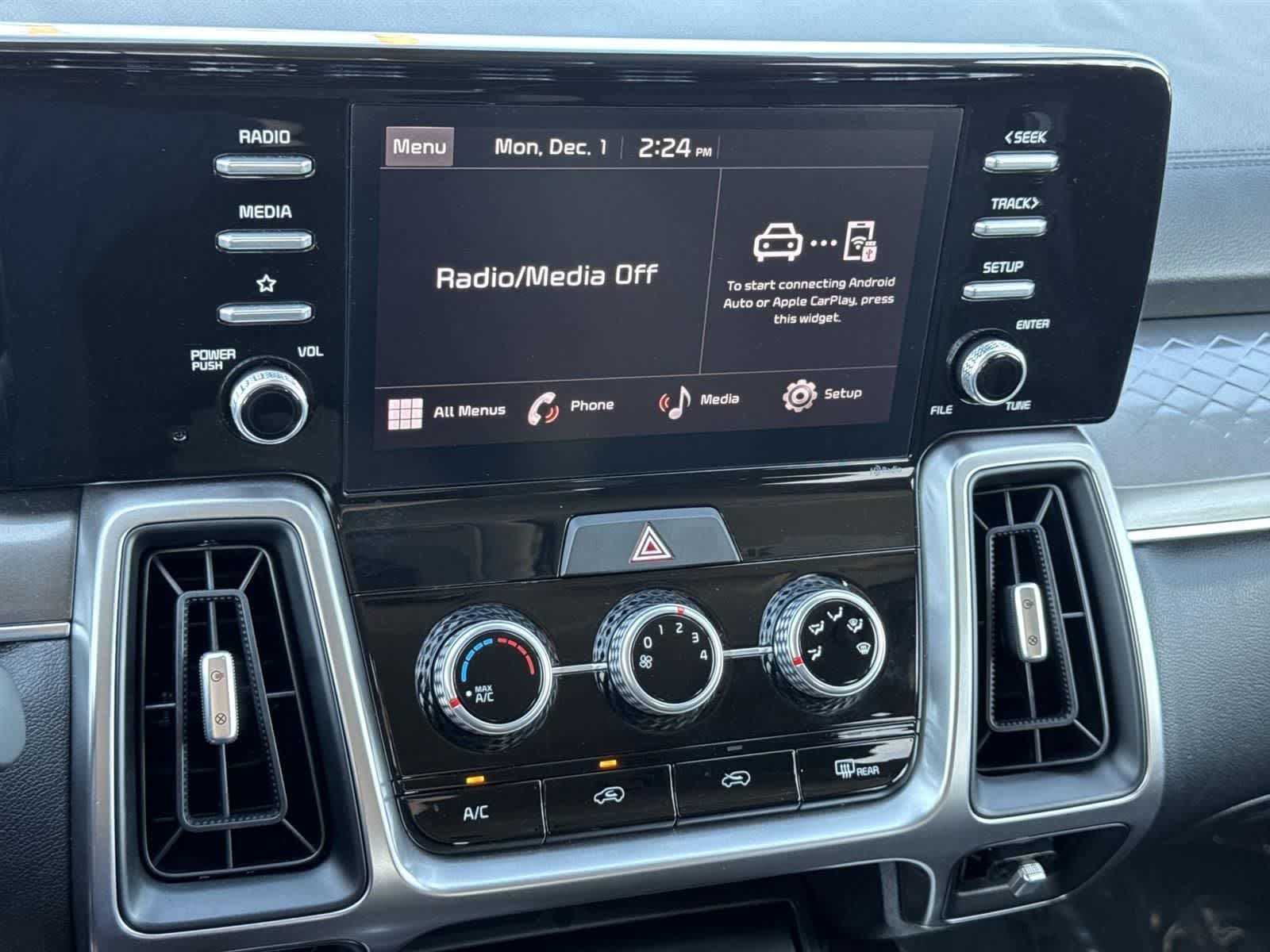 Thumbnail: 2023 Kia Sorento - 26