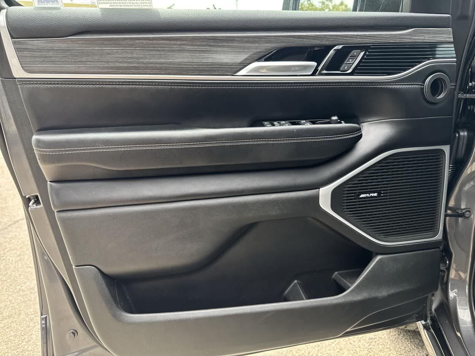 Thumbnail: 2023 Jeep Wagoneer - 21