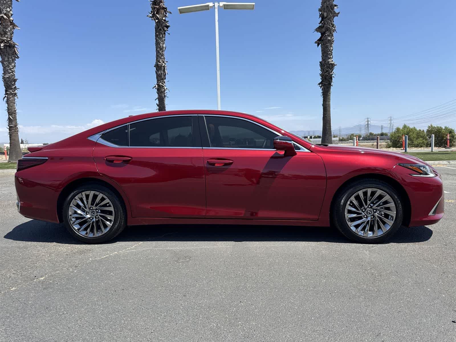 Thumbnail: 2025 Lexus ES - 3