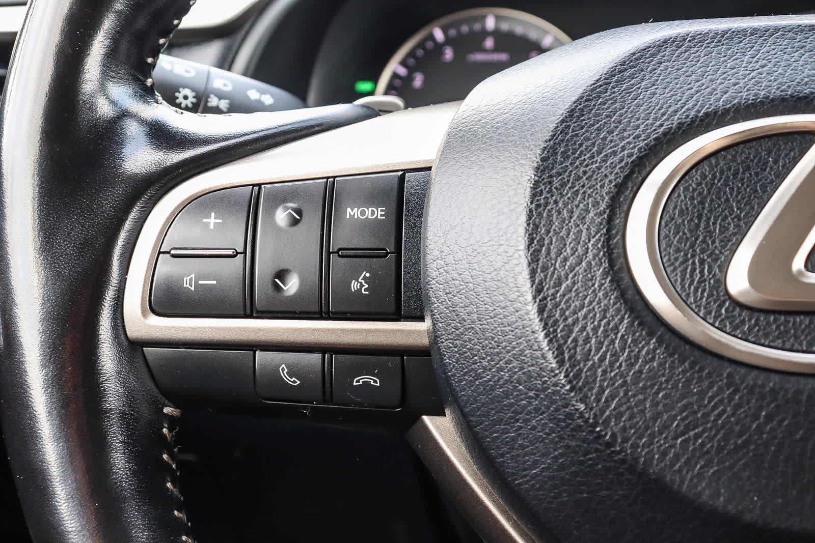 Thumbnail: 2021 Lexus RX - 28