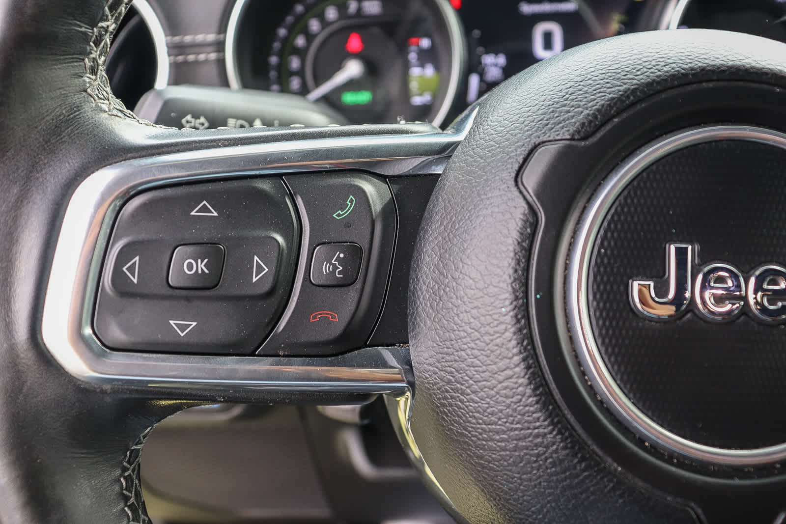 Thumbnail: 2023 Jeep Wrangler - 32