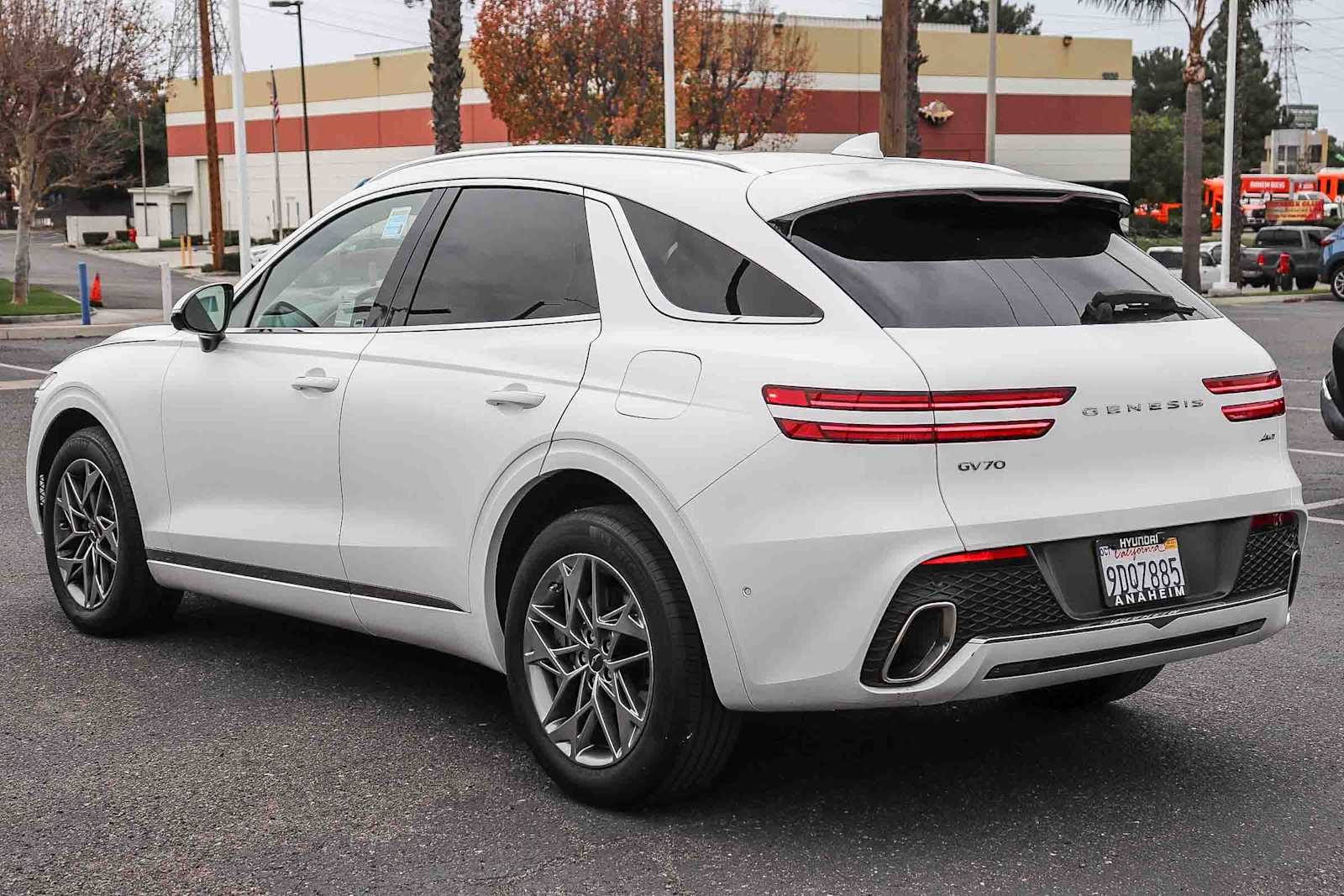 Thumbnail: 2023 Genesis GV70 - 8