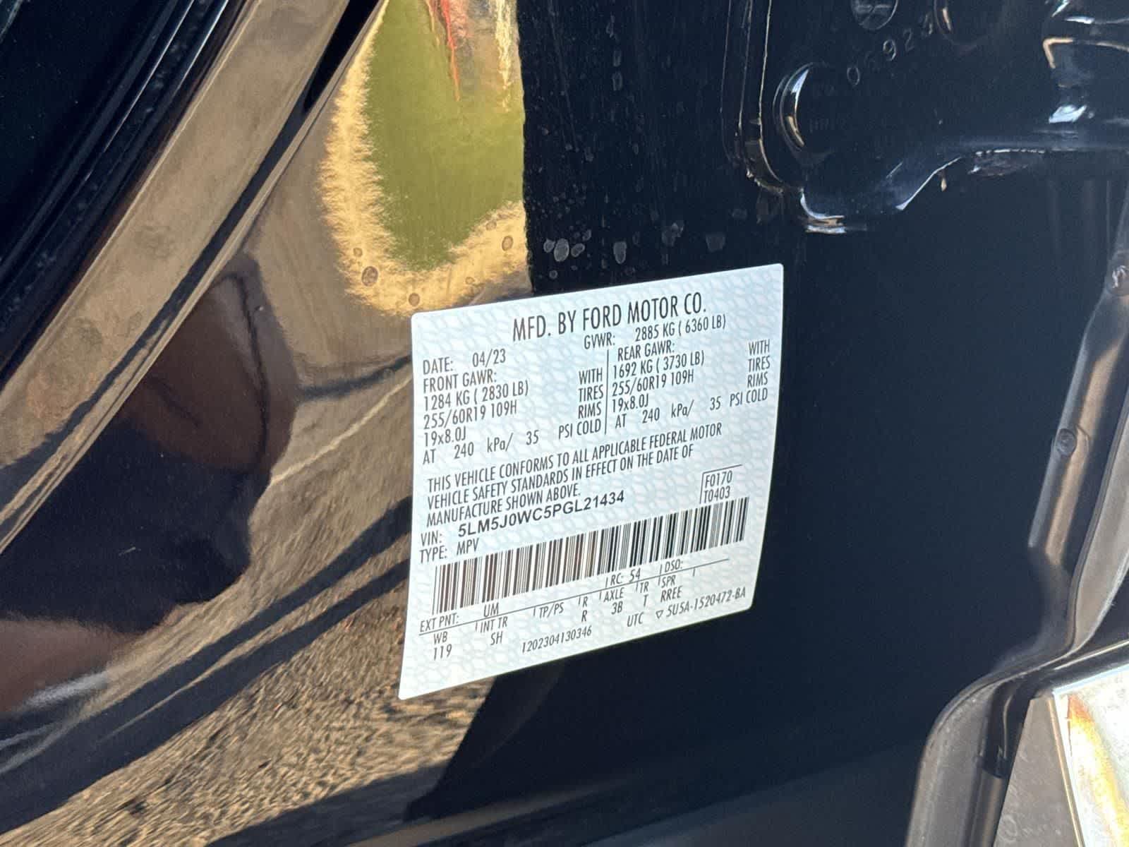 Thumbnail: 2023 Lincoln Aviator - 41