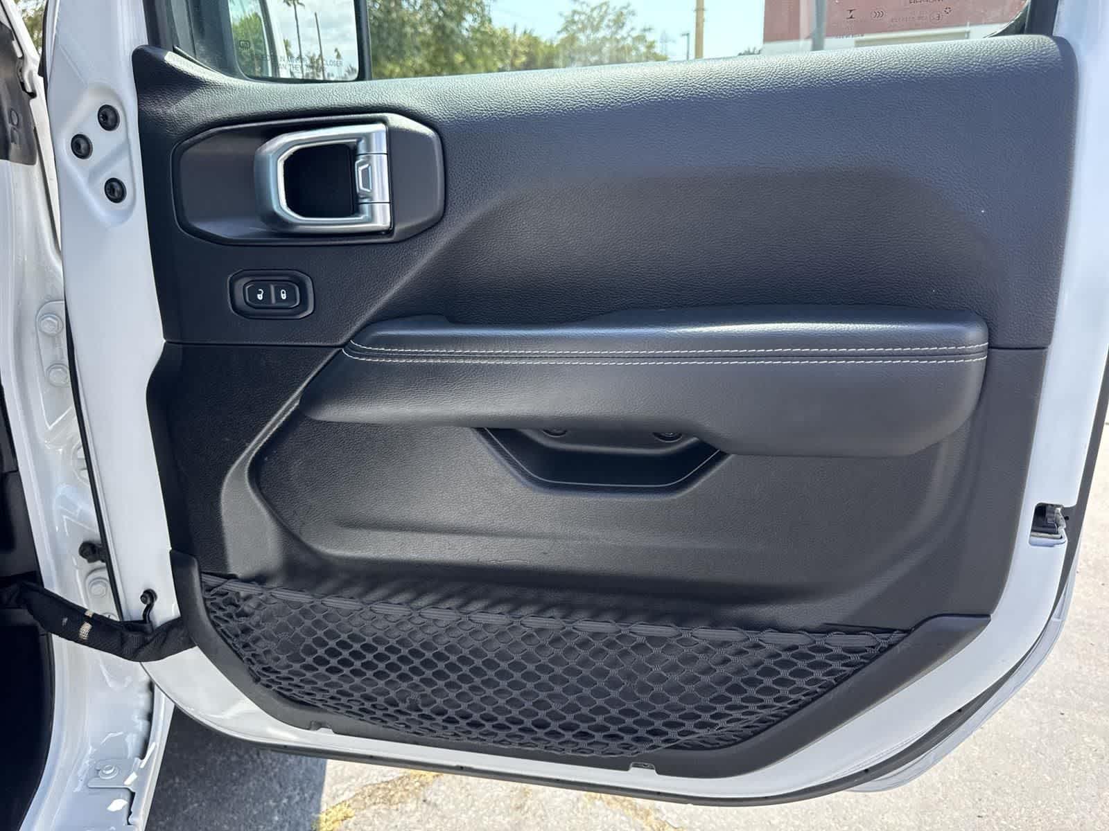 Thumbnail: 2023 Jeep Gladiator - 35