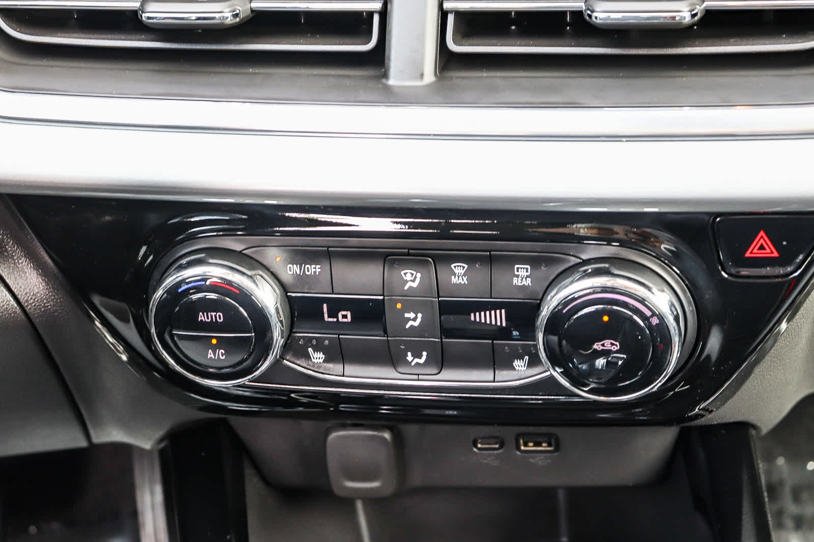 Thumbnail: 2024 Chevrolet Trax - 15