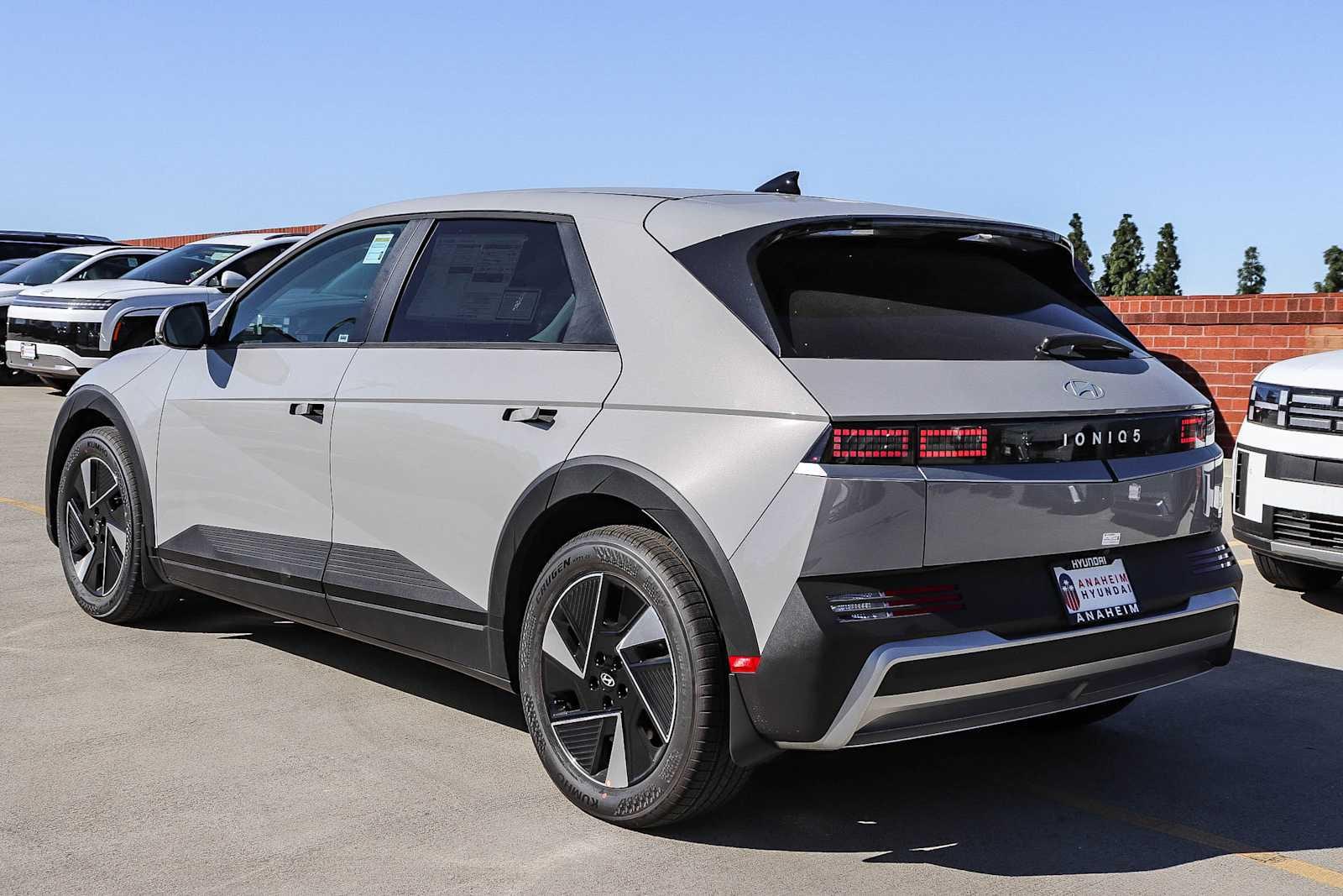 Thumbnail: 2026 Hyundai Ioniq 5 - 8