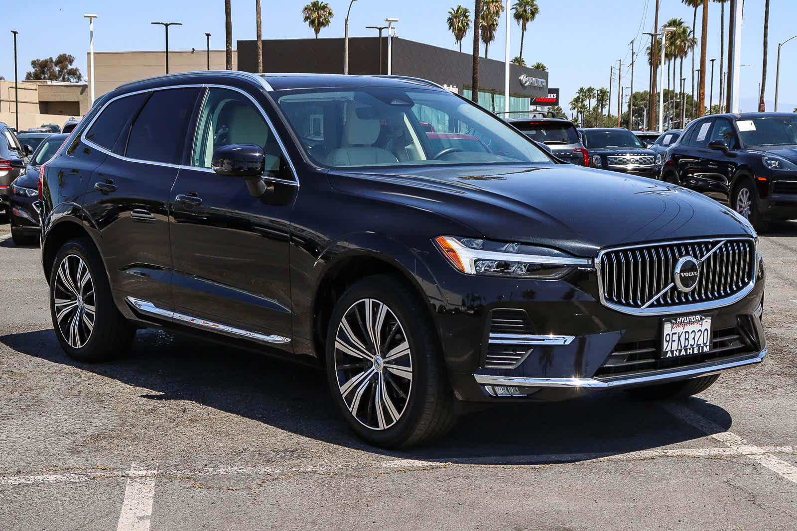 Thumbnail: 2023 Volvo XC60 - 3