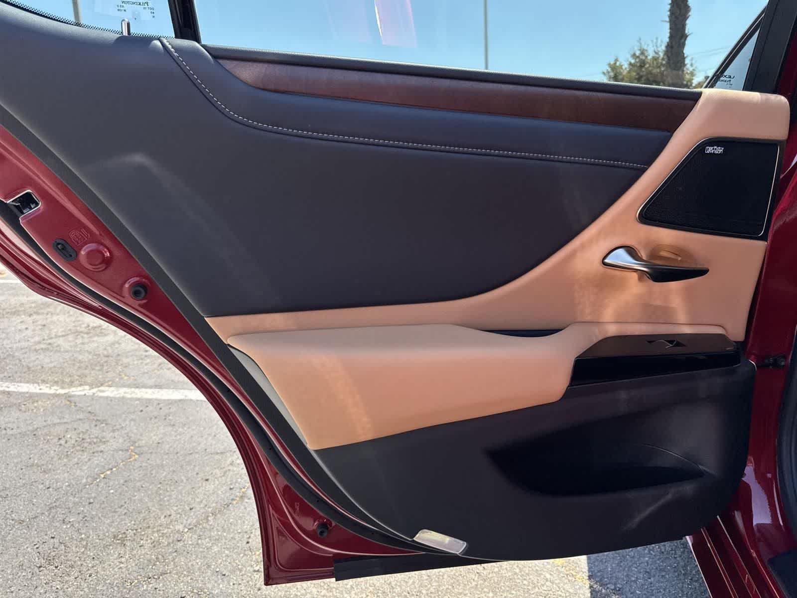 Thumbnail: 2025 Lexus ES - 26