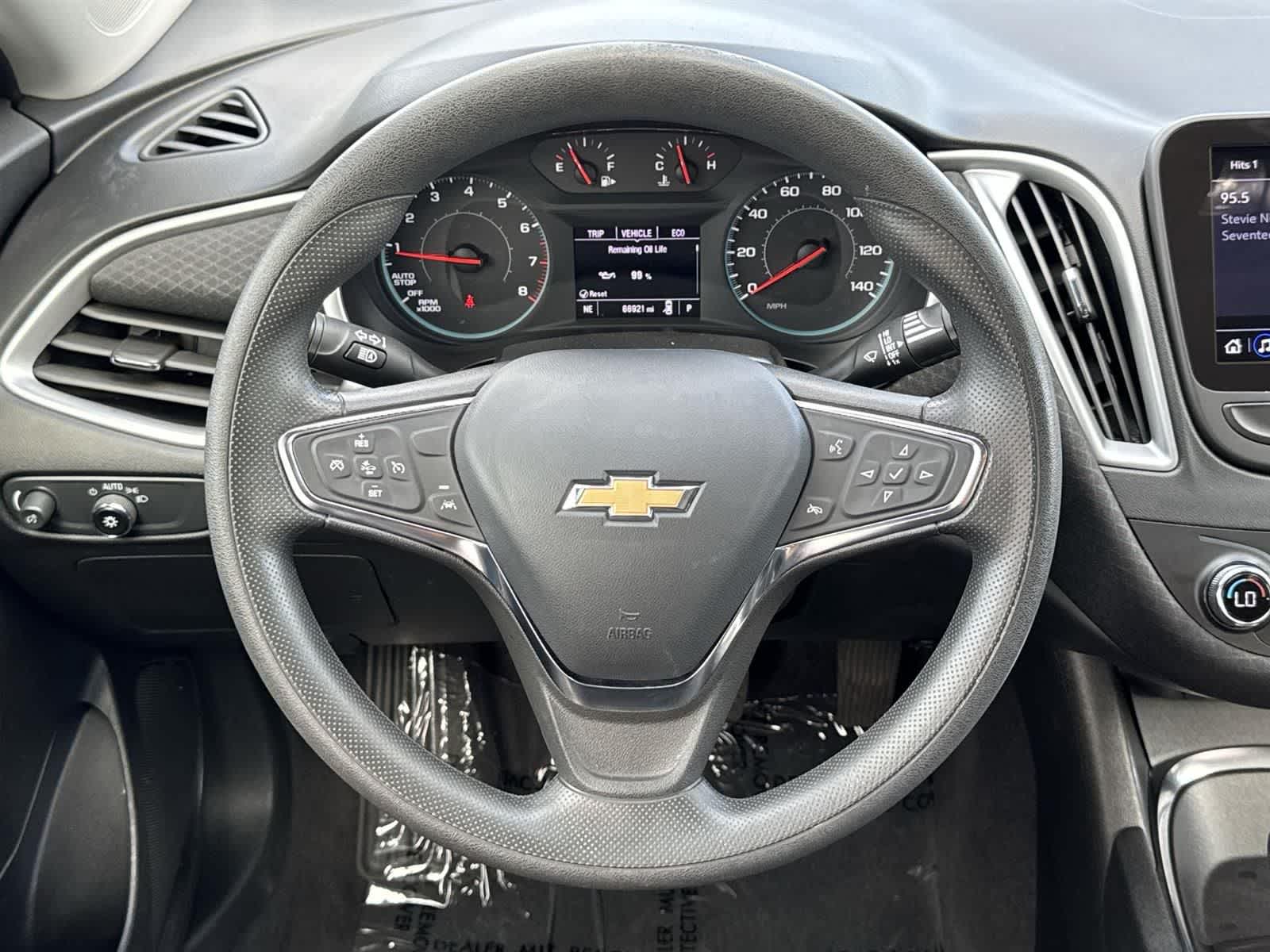 Thumbnail: 2023 Chevrolet Malibu - 9