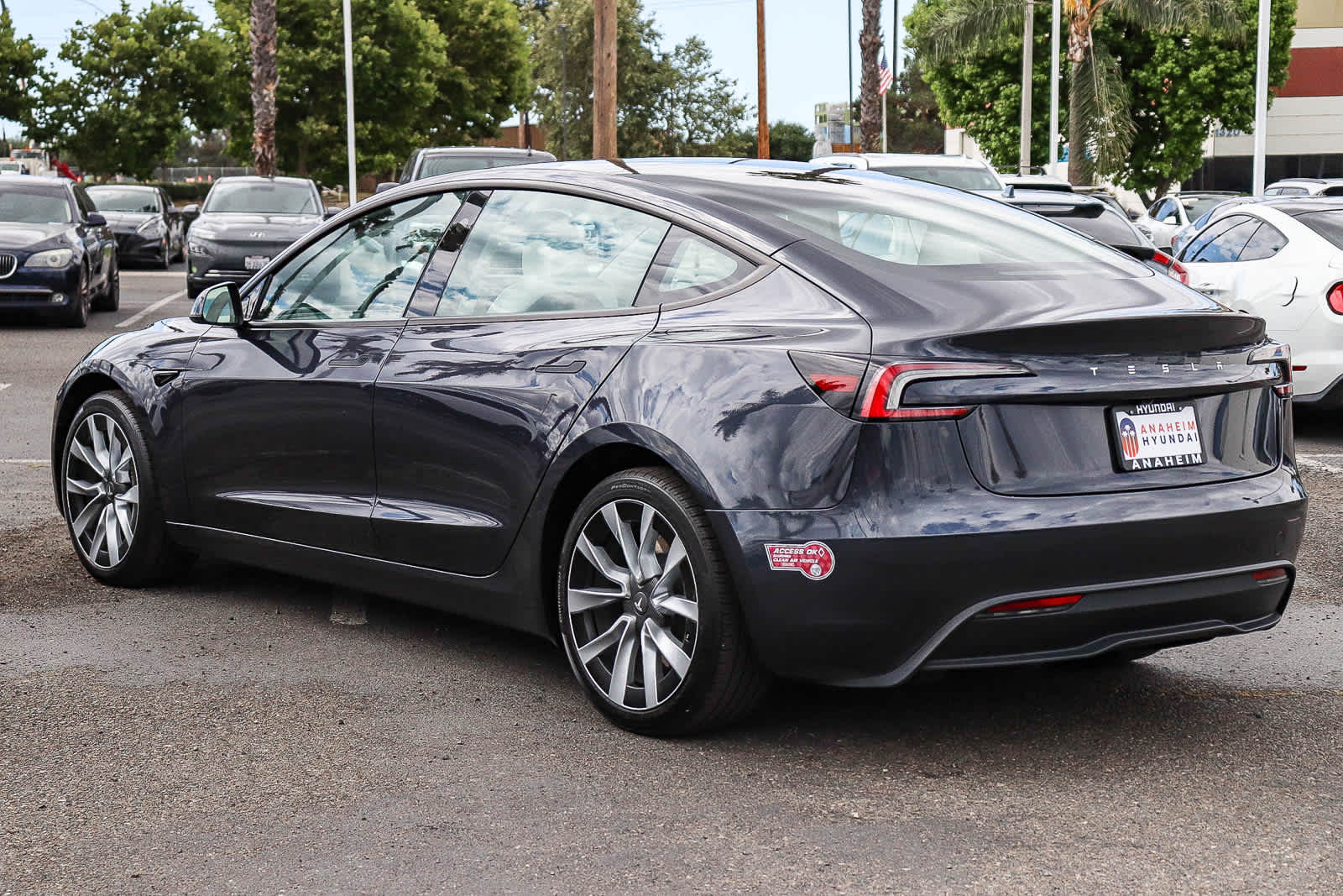 2024 Tesla Model 3 photo 3