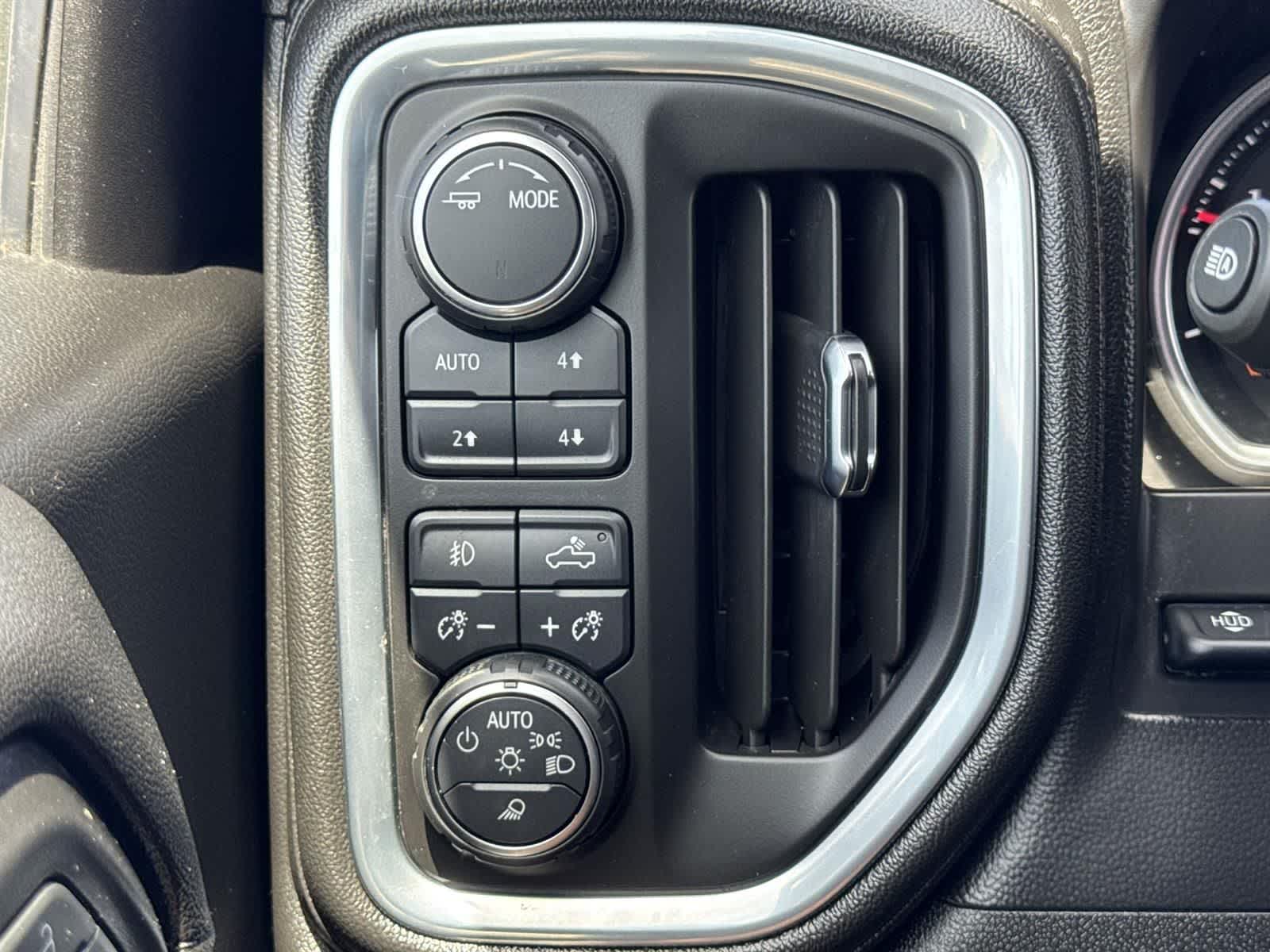 Thumbnail: 2021 Chevrolet Silverado 1500 - 18