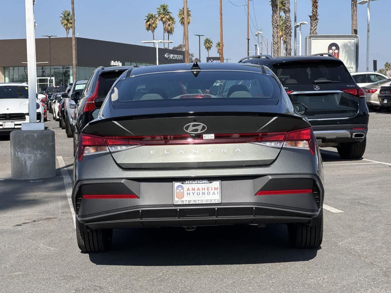 Thumbnail: 2025 Hyundai Elantra - 4