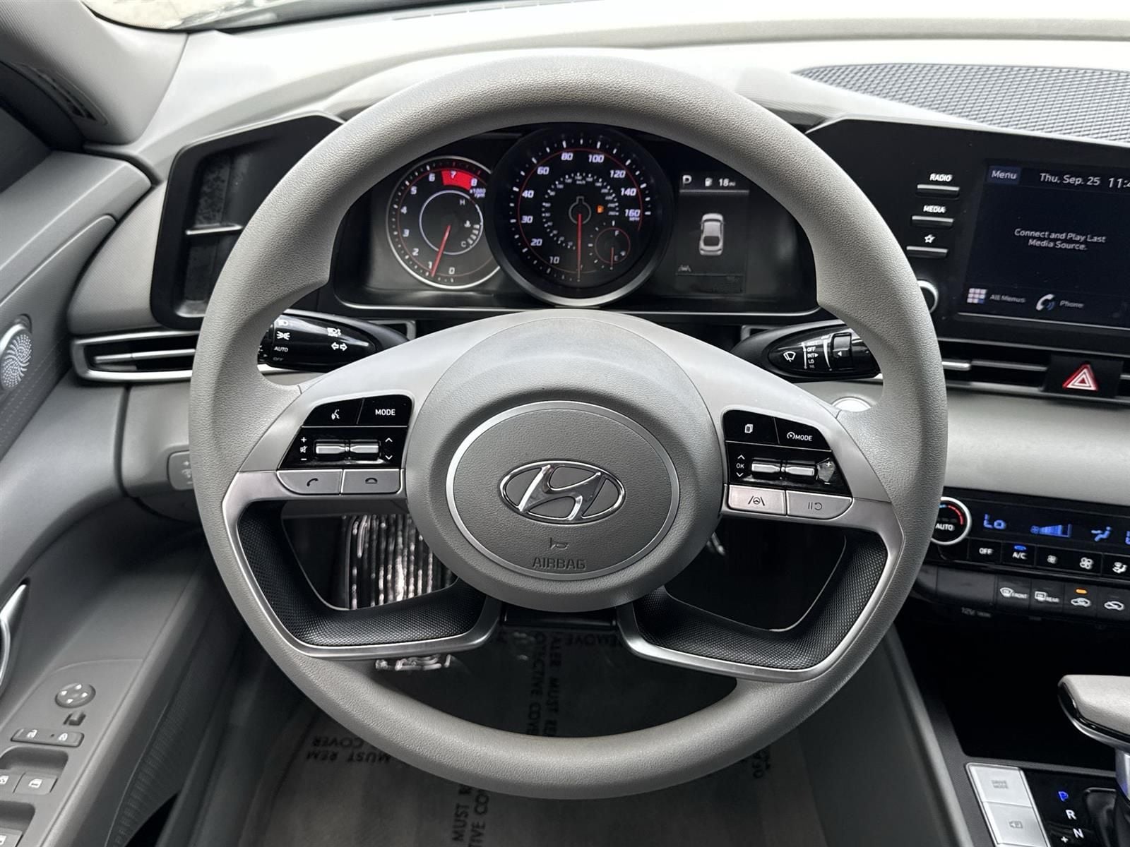 Thumbnail: 2022 Hyundai Elantra - 9
