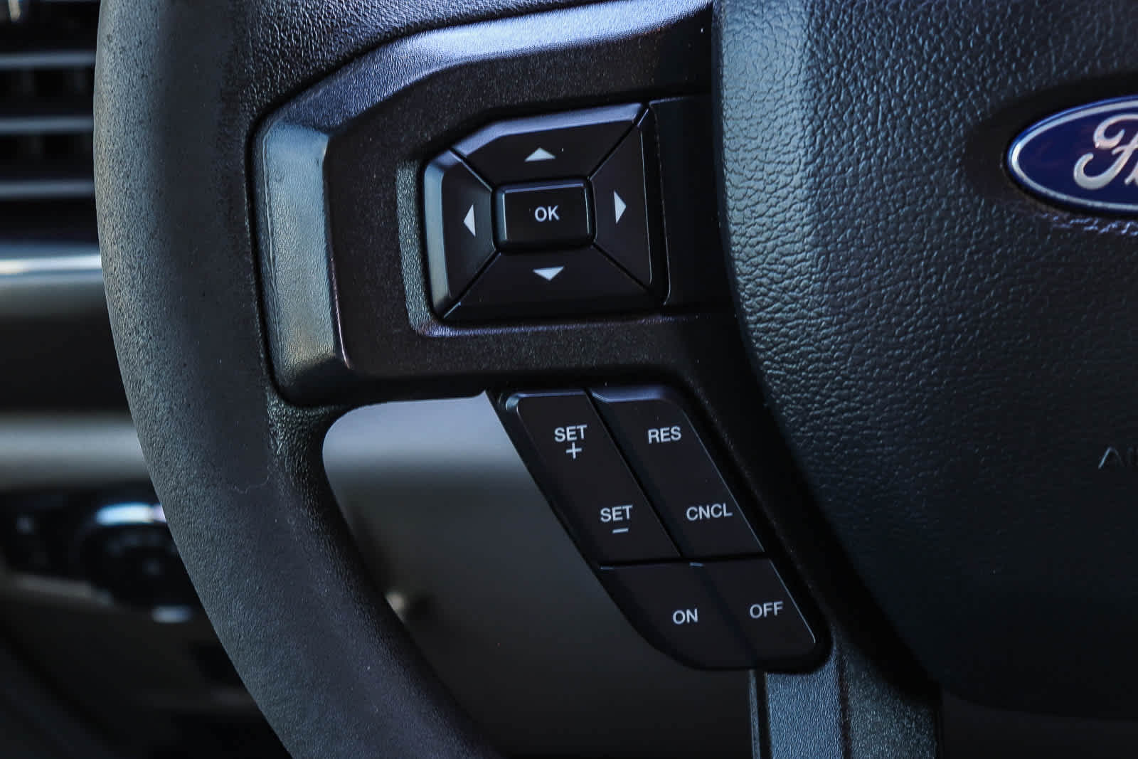 Thumbnail: 2019 Ford Econoline - 20