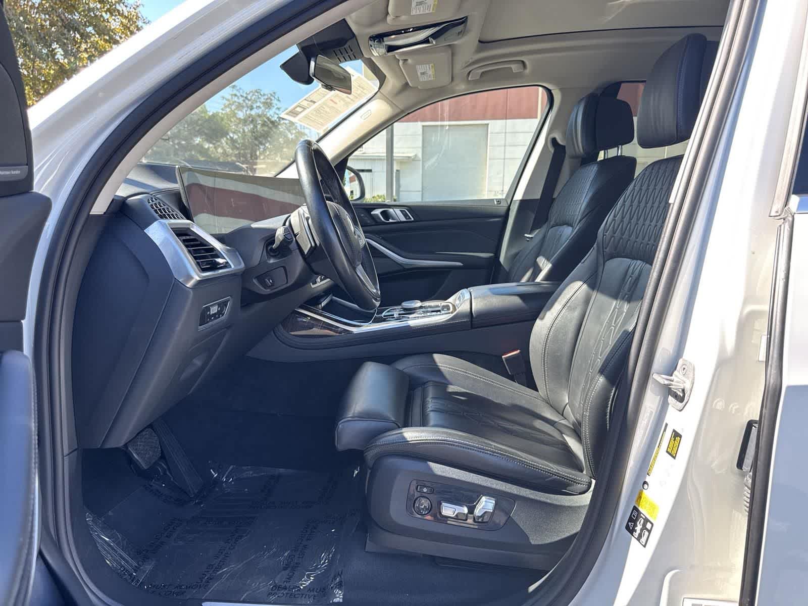 Thumbnail: 2023 BMW X7 - 23