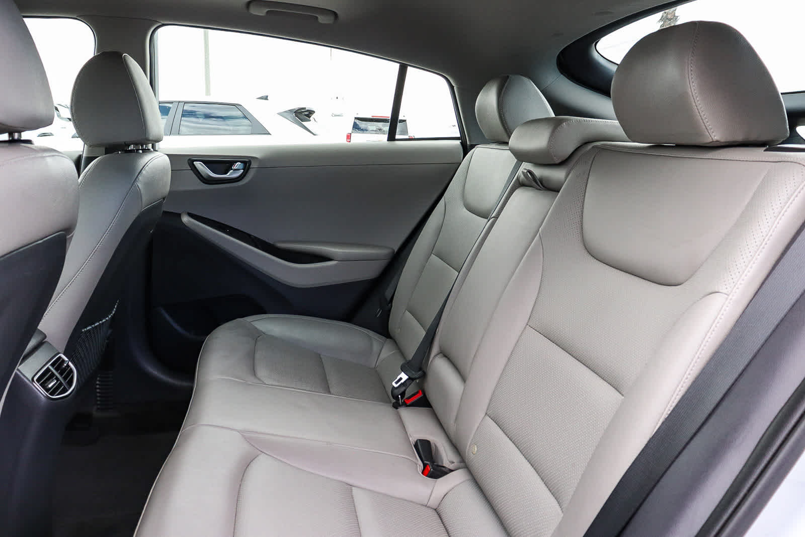 Thumbnail: 2019 Hyundai Ioniq - 21