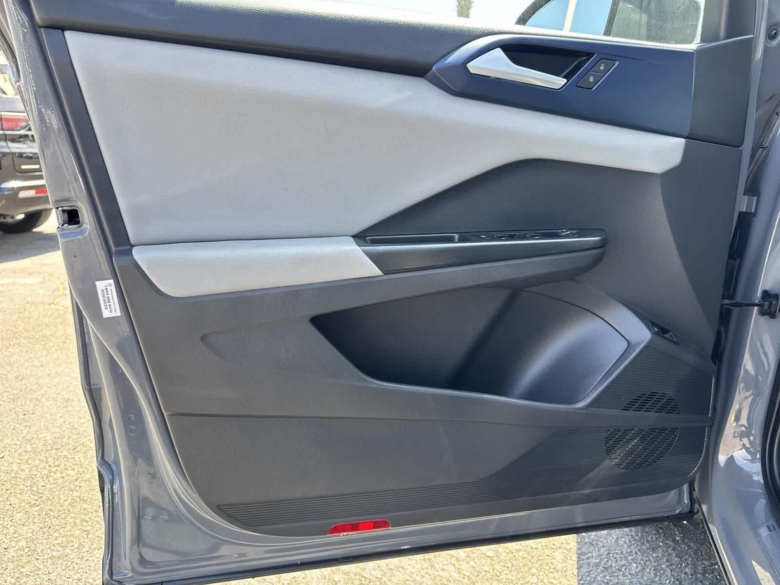 Thumbnail: 2022 Volkswagen Taos - 18