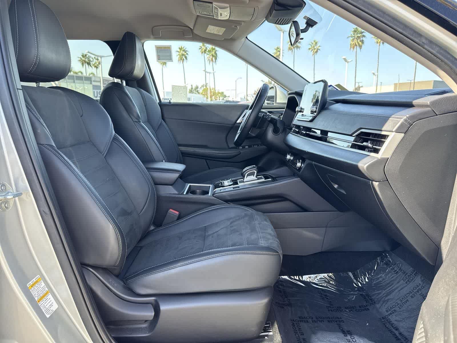 Thumbnail: 2024 Mitsubishi Outlander - 39