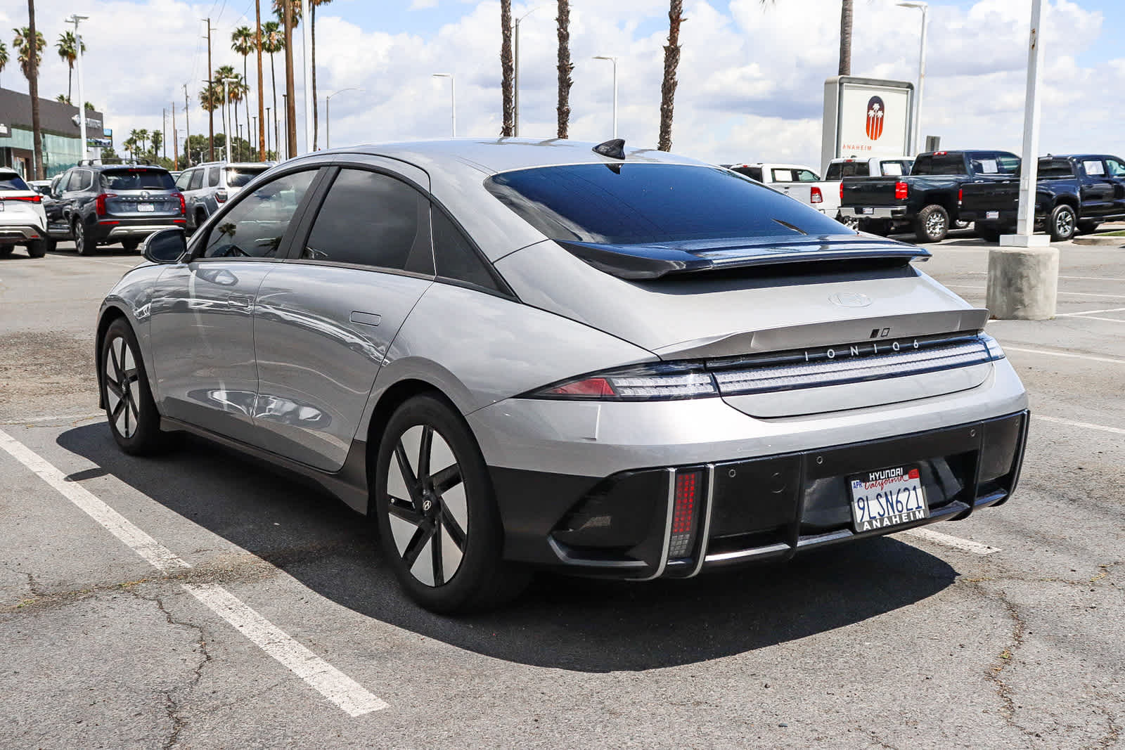 2024 Hyundai IONIQ 6 SE photo 5