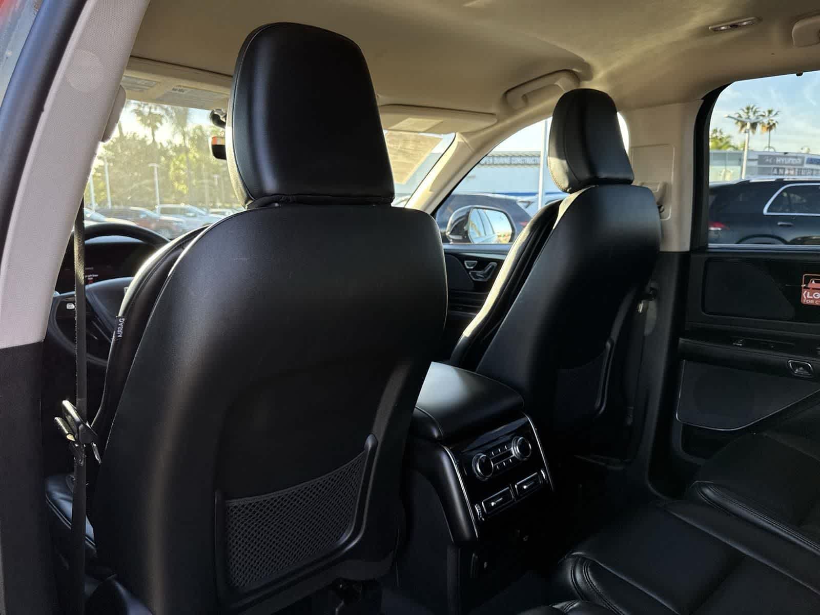 Thumbnail: 2023 Lincoln Aviator - 17