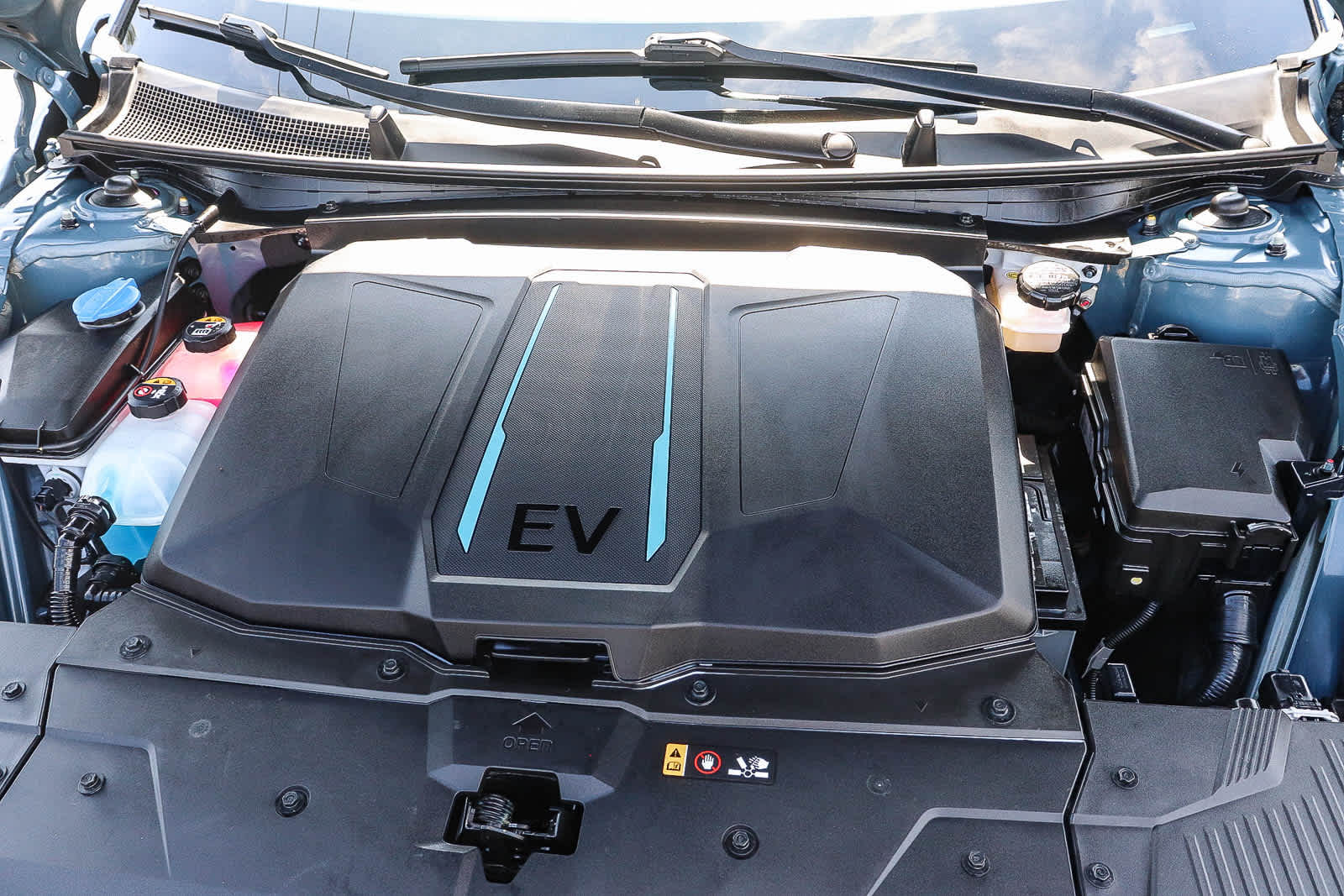 Thumbnail: 2022 Hyundai Ioniq 5 - 28