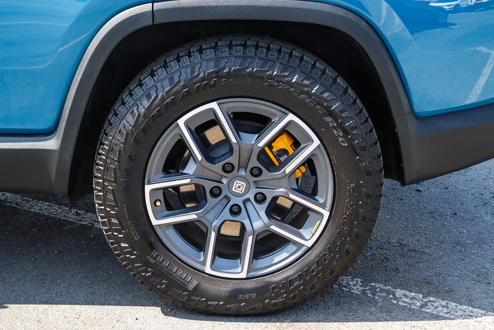 Thumbnail: 2023 Rivian R1S - 11