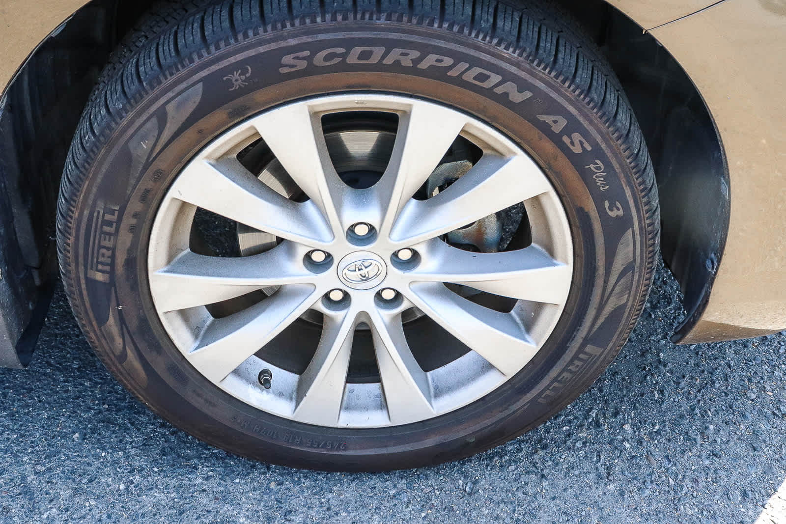 Thumbnail: 2013 Toyota Venza - 13