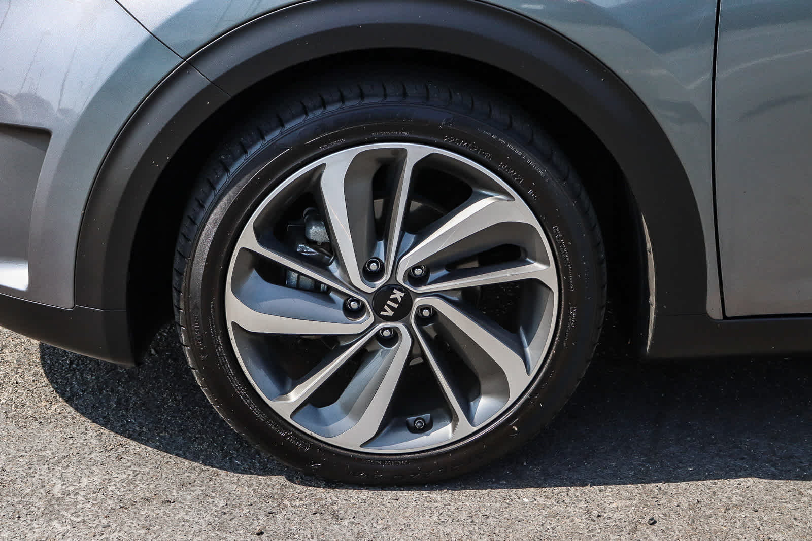 Thumbnail: 2017 Kia Niro - 12