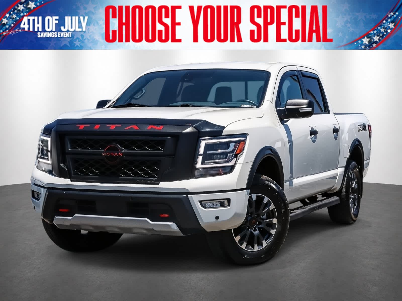2024 Nissan Titan PRO-4X 4X4 Crew Cab's photo